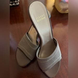 New no box Neutral Donald Pliner Wedge Slides